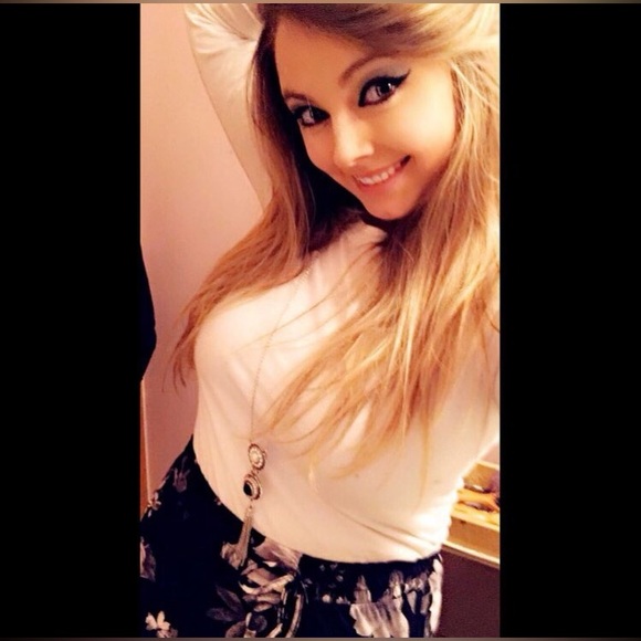 Meet your Posher, Kayla - Picture 10 of 12